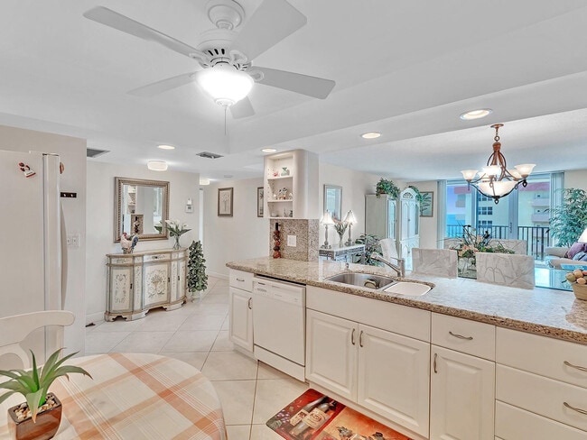 Photo - 1150 Hillsboro Mile Unit 914