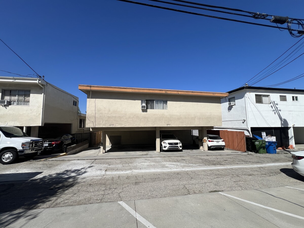 Photo - 1329 Barry Ave Unidad #3
