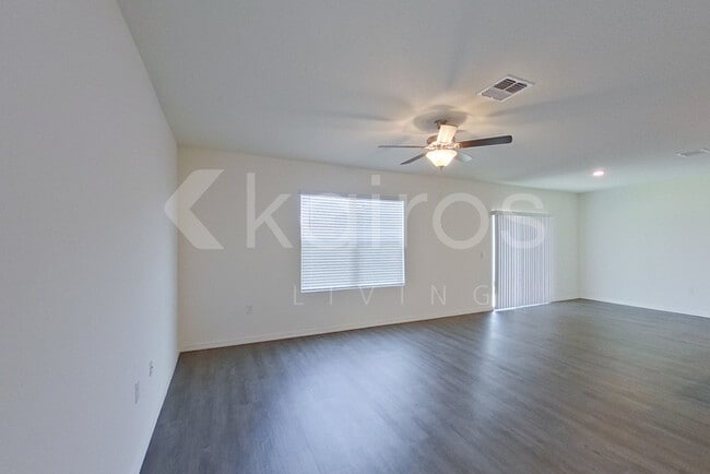 Photo - 32212 Edson Ave