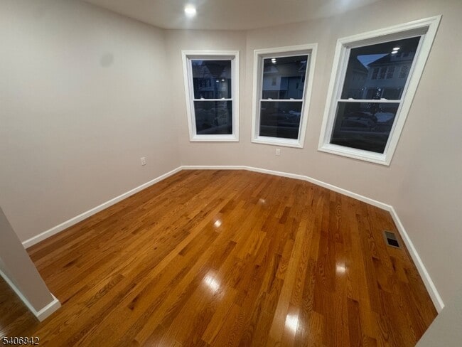 Photo - 515 West End Ave