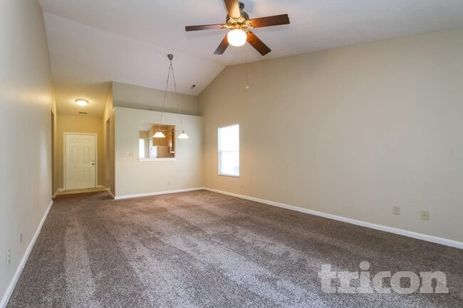 Photo - 784 Kingston Cir