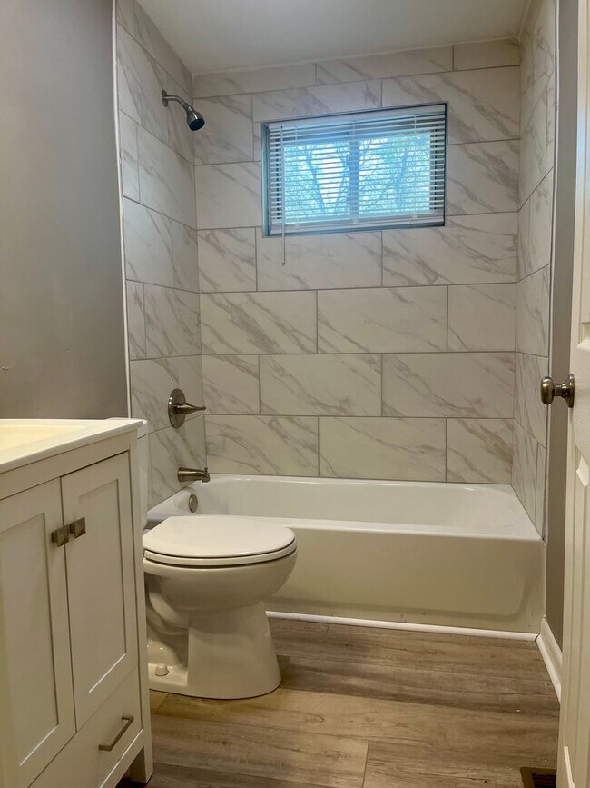 Photo - Spacious 4 bedroom 2 bath house