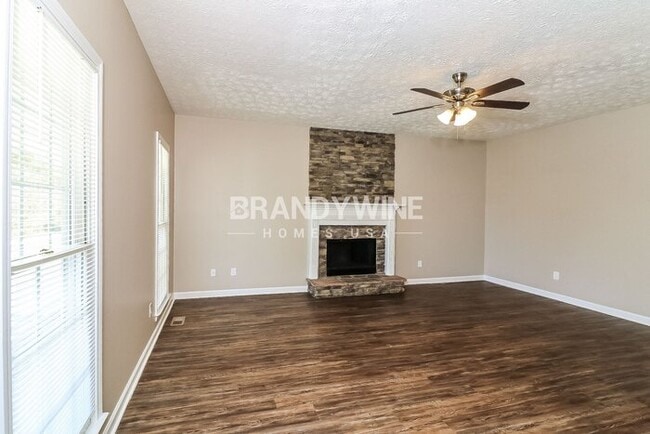 Photo - 204 Bonnie Sue Dr