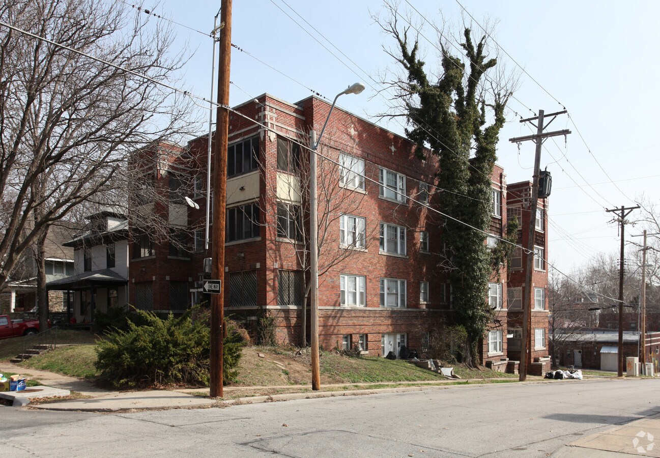 Photo - 4245-4247 Harrison St Apartments