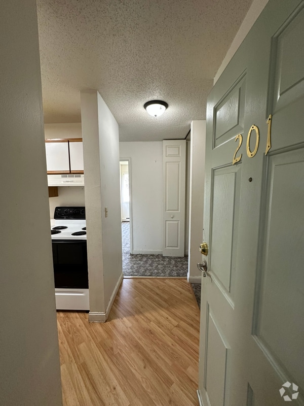 Building Photo - 1516 1st St E Rental