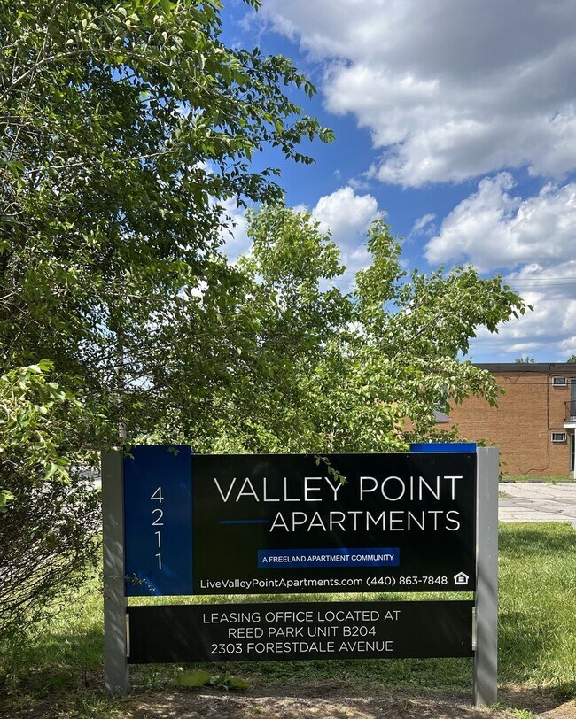 Photo - Valley Point Apartments