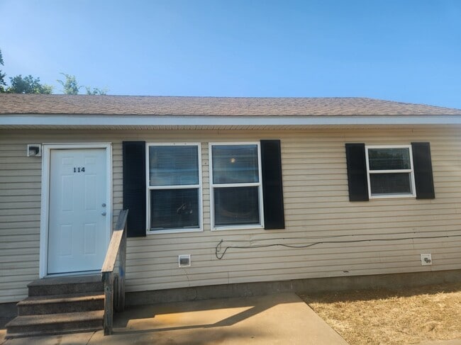 Building Photo - 114 N Wild Horse St Unit 114