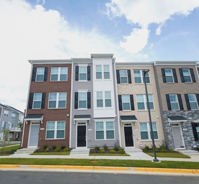 Lovely 3 BR/3.5 BA Townhome in Montgomery ... - Lovely 3 BR/3.5 BA Townhome in Montgomery ...