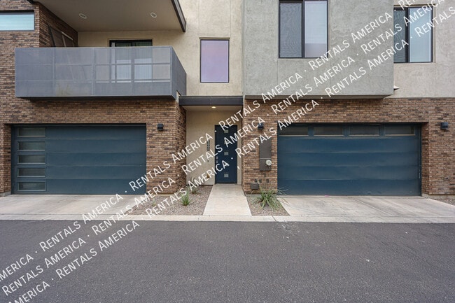 Photo - 901 S Smith Rd
