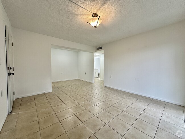 Building Photo - 6901 NW 179th St Unit 112 Rental