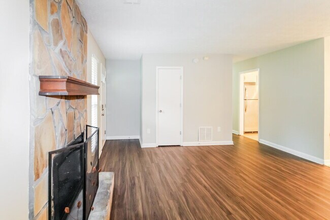 Photo - 1893 Gingham Way