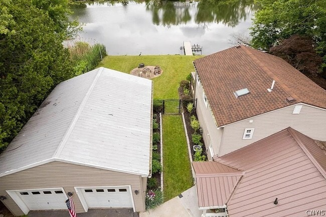 Photo - 9470 Horseshoe Island Rd