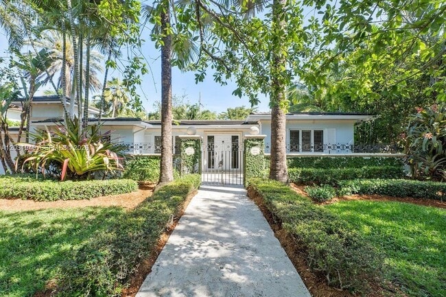Building Photo - 1037 Alfonso Ave