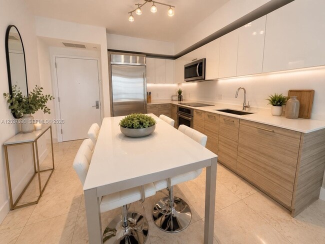 Photo - 1300 Brickell Bay Dr Unidad 1904