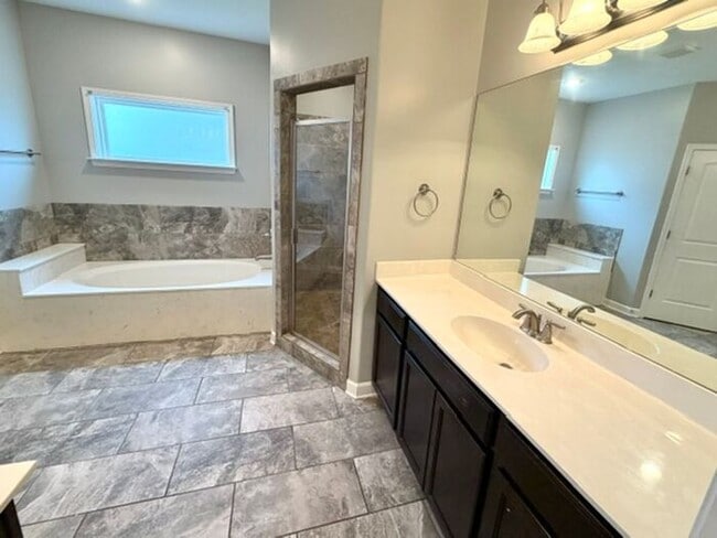 Olive Branch 4 Bedroom 3 Bath Home Available Now!