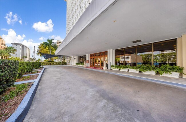 700 Biltmore Way Unit 514
