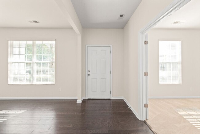 Photo - 3 Bedroom Home in Belmont!