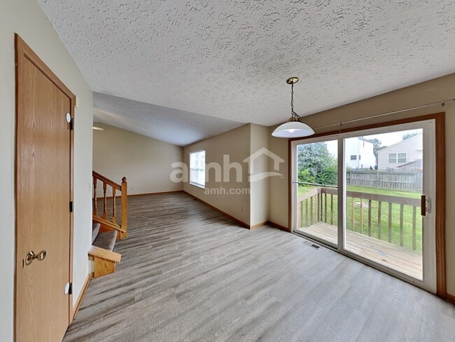 Photo - 6870 Laburnum Dr
