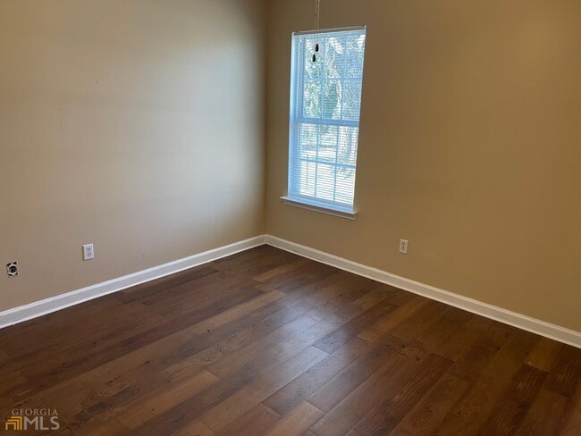 Photo - 440 Woodlawn Ave NW