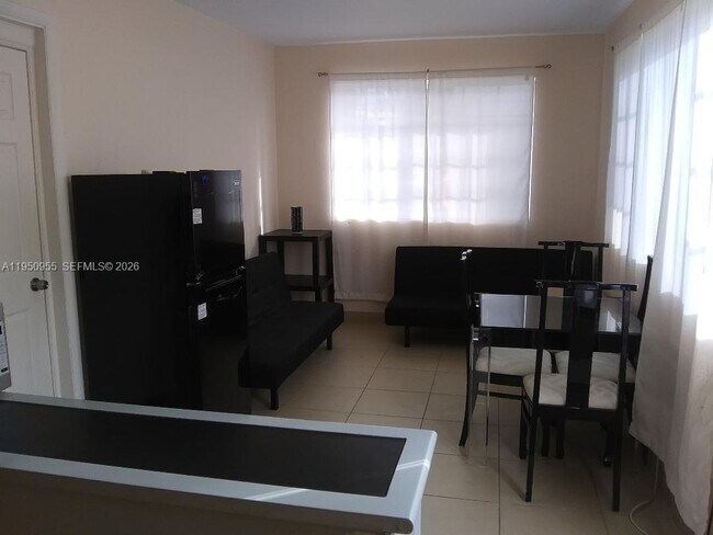 Photo - 734 SW 5th Ave