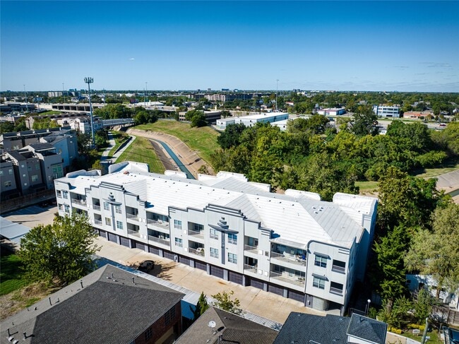 Building Photo - 1441 East St Unit 207