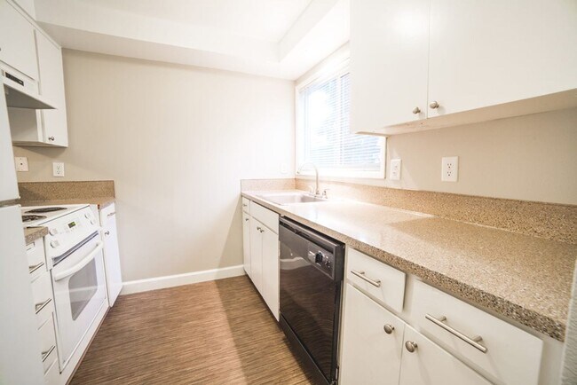 Photo - Mapleview Apartments