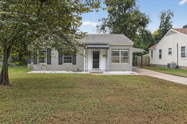 Building Photo - Cozy remodeled home