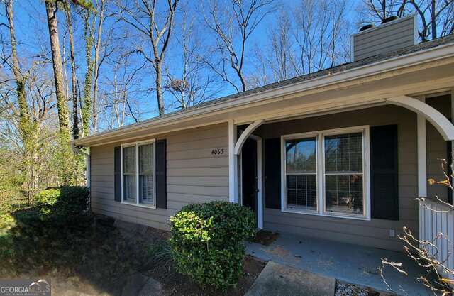 Photo - 4063 Coopers Hill Dr SE