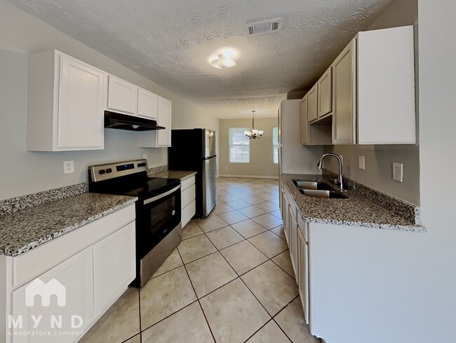 Photo - 180 Bramble Bush Trail