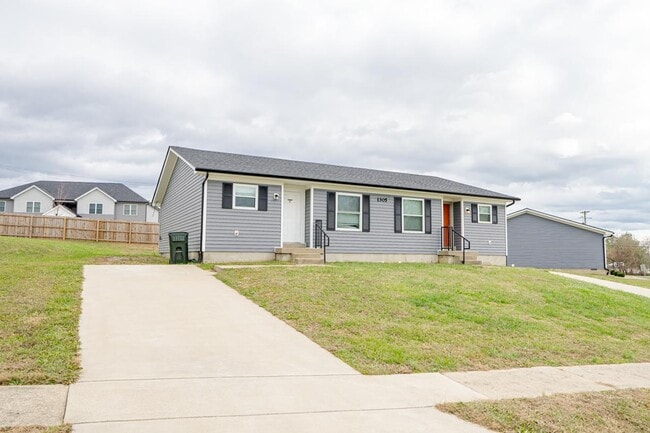 Building Photo - 1303 Farmingdale Dr Rental