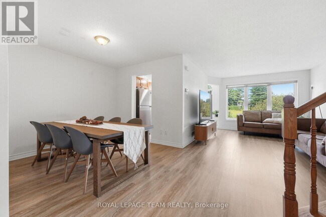 Photo - 258 Forestbrook St