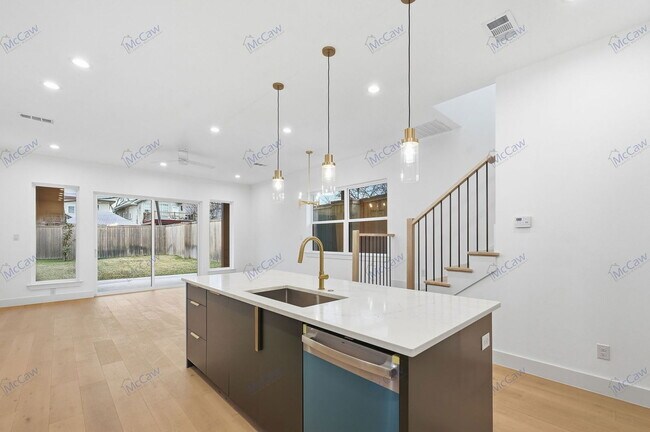 Photo - 5633 Side Ave