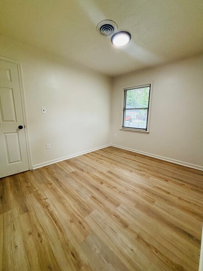 Photo - FOR RENT IN BENTON