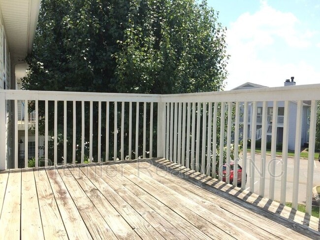 Photo - 126 River Oaks Ct