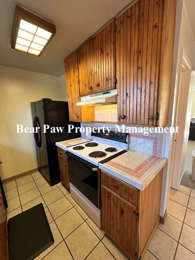 Photo - Spacious 3-Bed Townhouse in Golden!