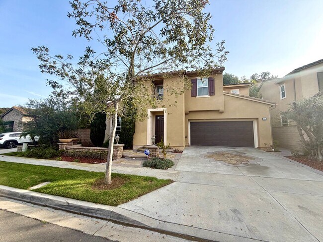Building Photo - Beautiful 4 Bedroom, 5 Bathroom Home in Quail Hill