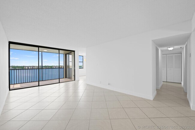 Photo - 105 Lake Emerald Dr Unit 706