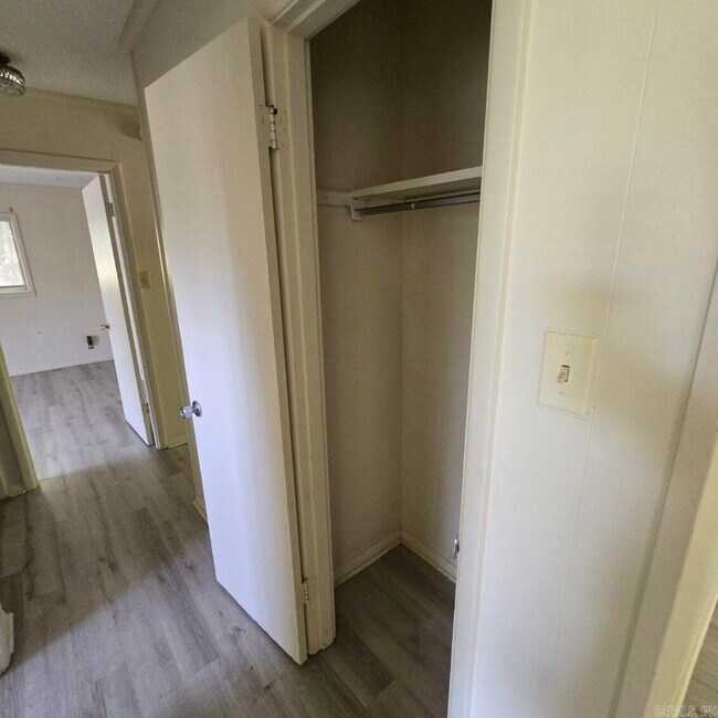 Photo - 2404 Pine Hill Dr