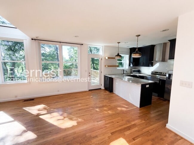 Photo - 112 Crest Dr