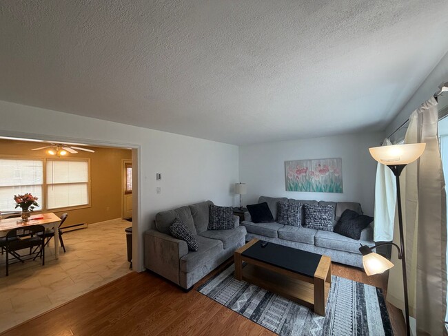 Building Photo - 14 Clifford St Unit A6