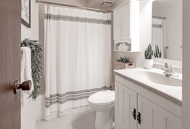 Photo - Baypoint Shoreline