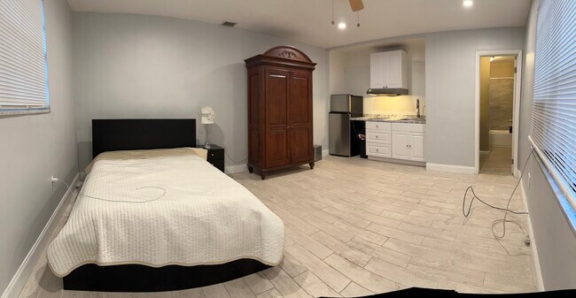 Photo - 6820 Scott St