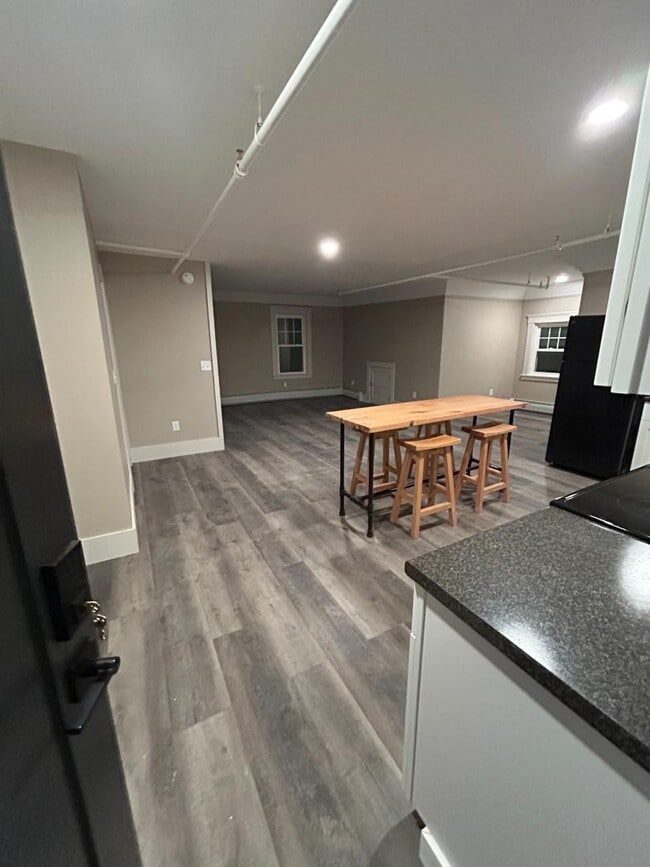 Photo - 365 Summer St