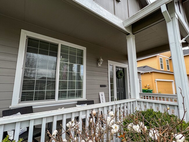 Photo - Beautiful 3 Bed + 2.5 Baths home with Larg...