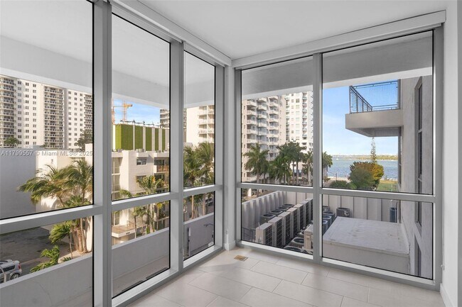 Building Photo - 2150 N Bayshore Dr Unit 0203