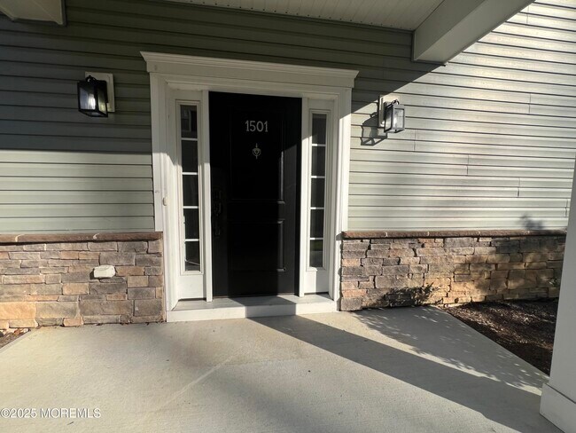 Photo - 1501 Arose Ln