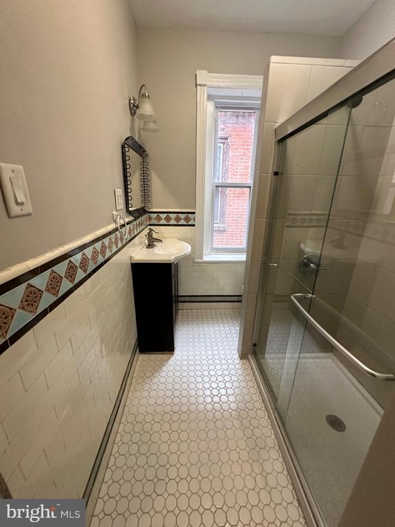 Photo - 4710 Warrington Ave