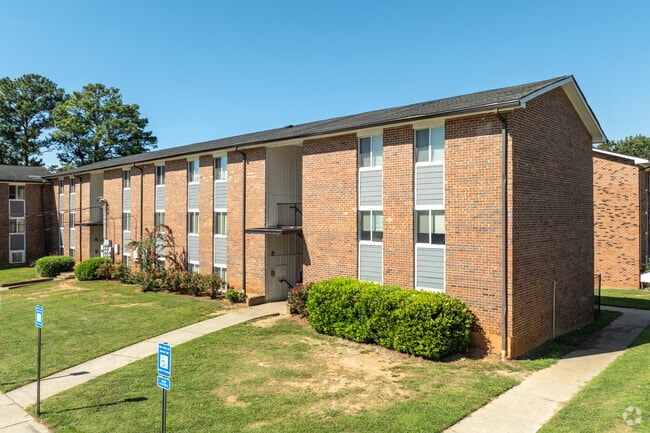 Building Photo - Country Oaks Rental