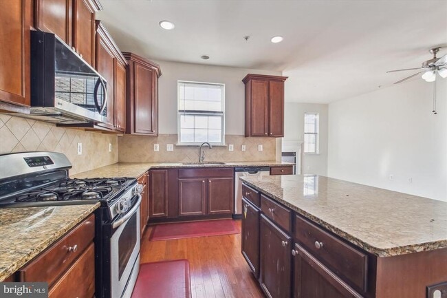 Building Photo - 632 Highland Farms Cir Rental