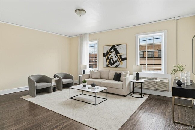 Photo - 409 Plandome Rd Unit H